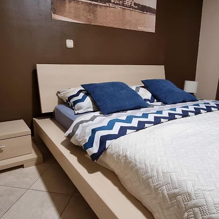 M&M Apartments Biograd Na Moru Luaran gambar