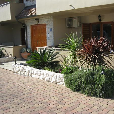 M&M Apartments Biograd Na Moru Luaran gambar