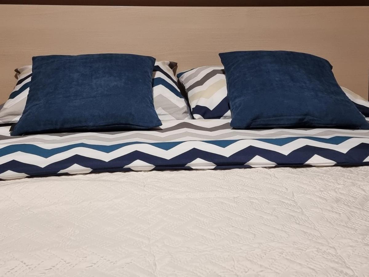 M&M Apartments Biograd Na Moru Luaran gambar