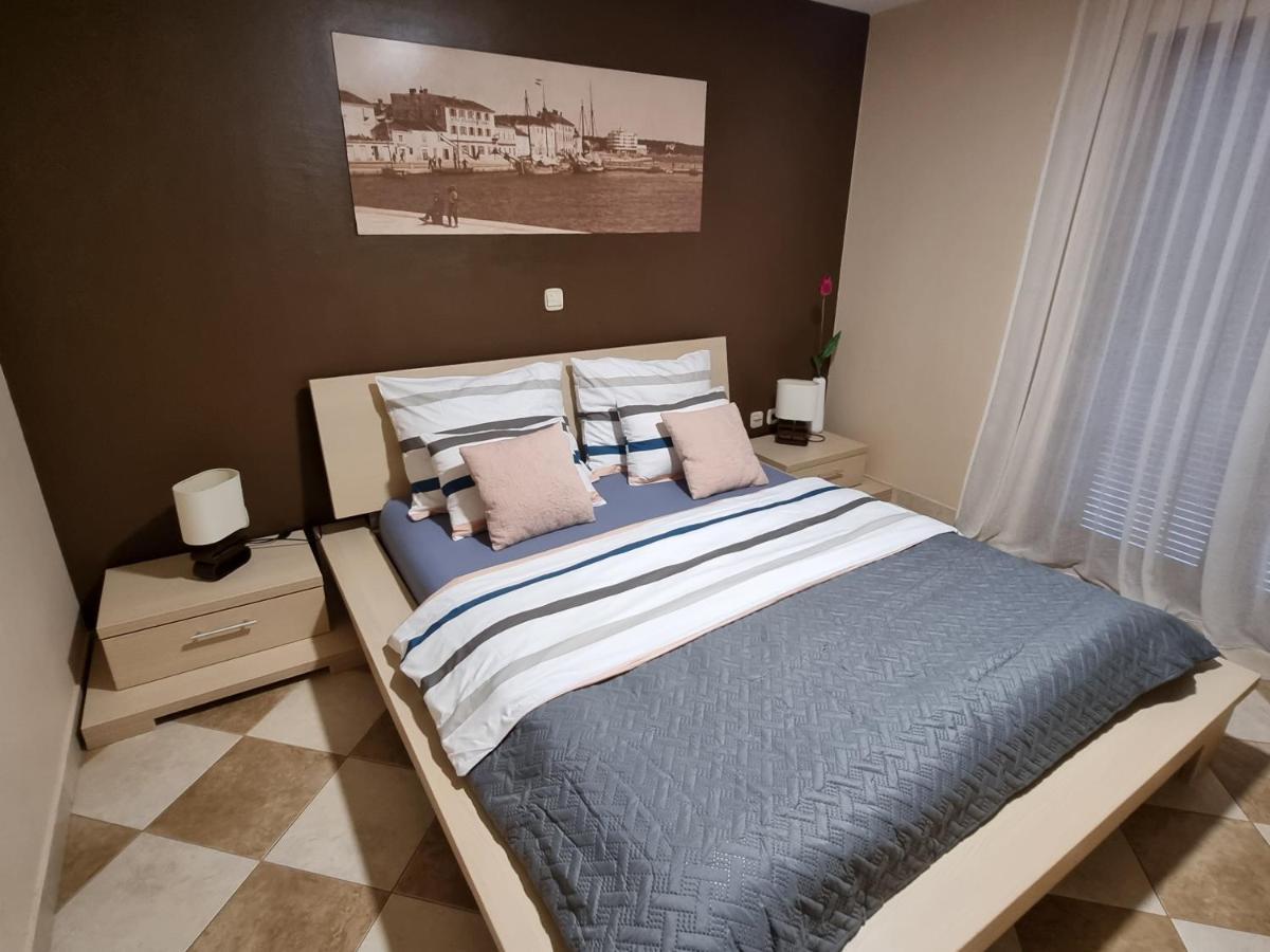 M&M Apartments Biograd Na Moru Luaran gambar