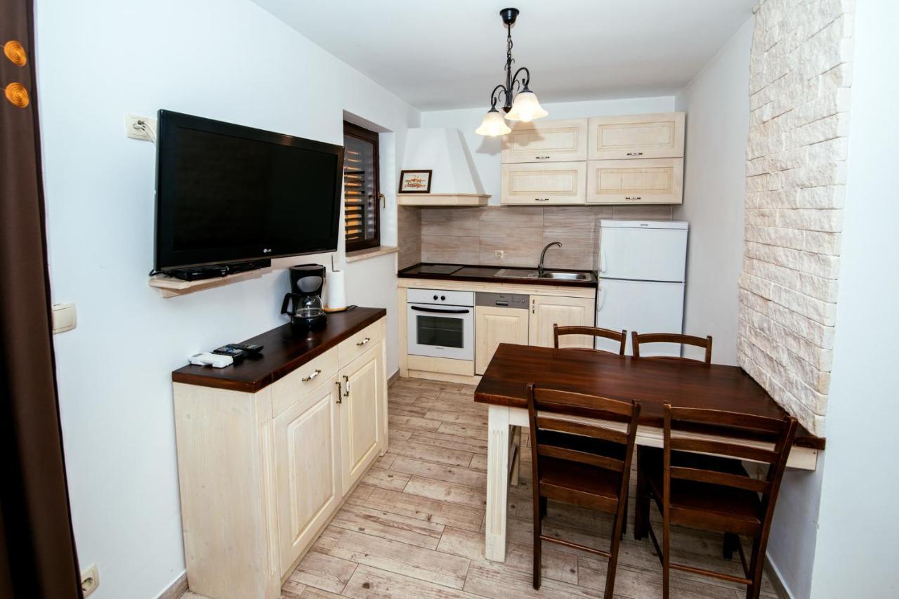 M&M Apartments Biograd Na Moru Luaran gambar