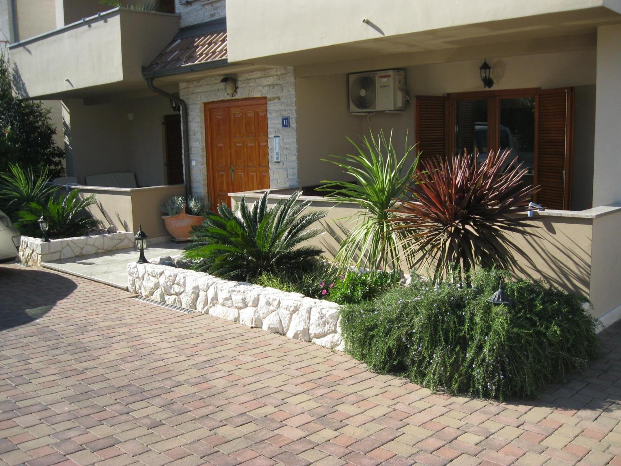 M&M Apartments Biograd Na Moru Luaran gambar